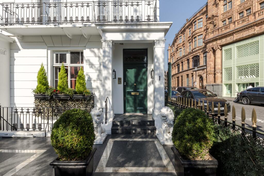 Main image of property: Walton Place, London, SW3