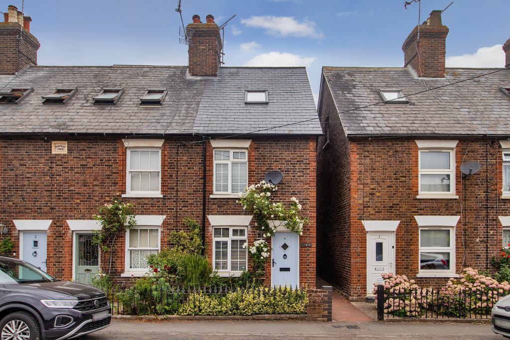 Main image of property: Eason Villas, Maidstone Road, Marden, Kent, TN12 9AD