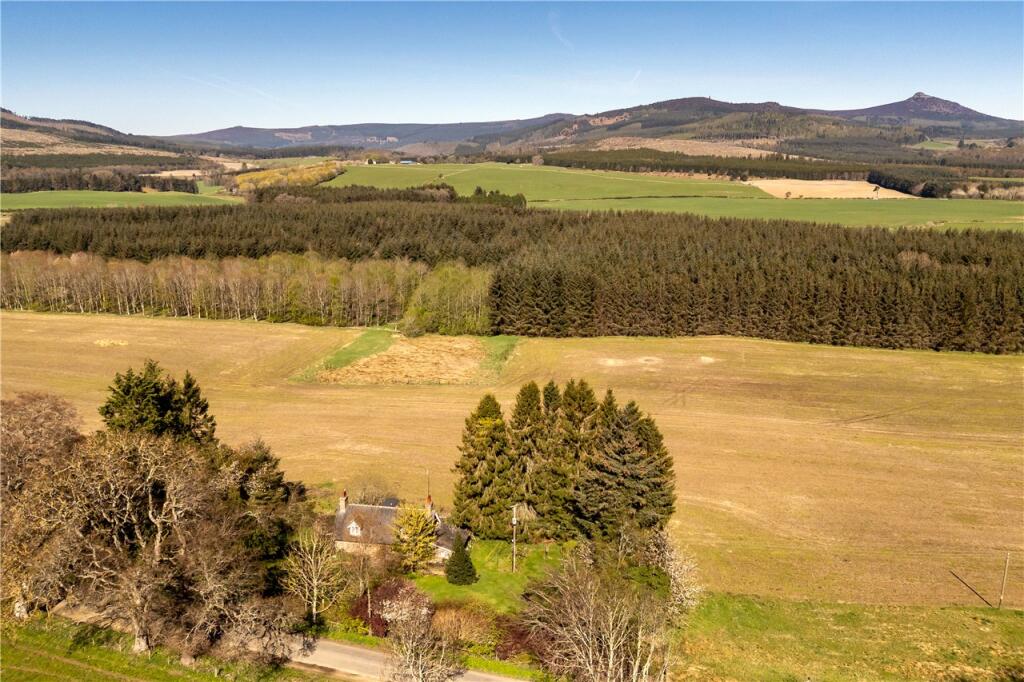 Moss-Side Cottage Of Coullie, Kemnay, Inverurie, Aberdeenshire, AB51 - View 4