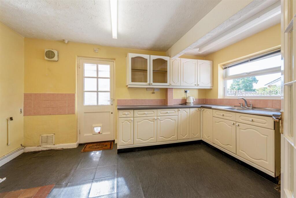 House in Southampton - More