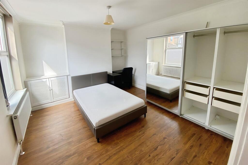 City Road, Beeston, NG9 2LQ - View 4