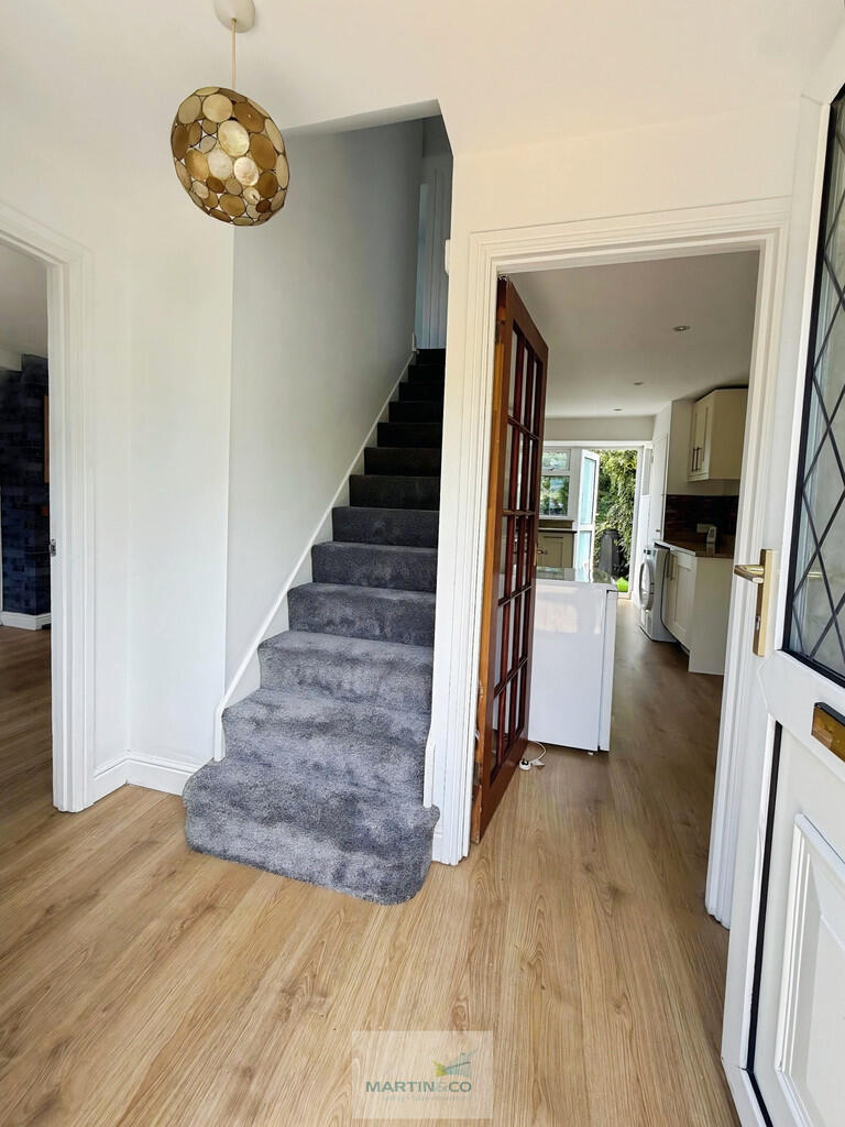 House in Welwyn Hatfield, Hertfordshire - View 2