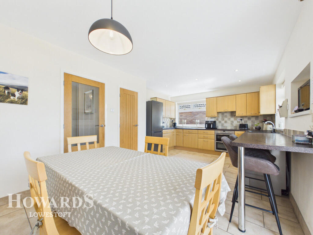 House in East Suffolk, Lowestoft - More