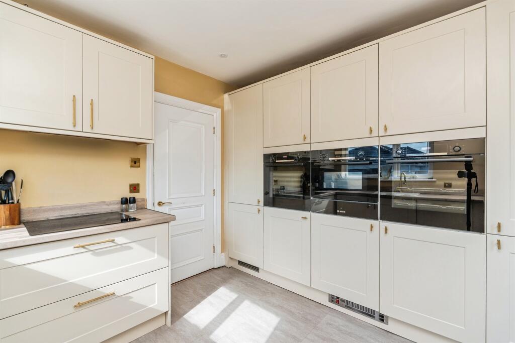 House in Southampton, Brown Hill, North Baddesley - View 5
