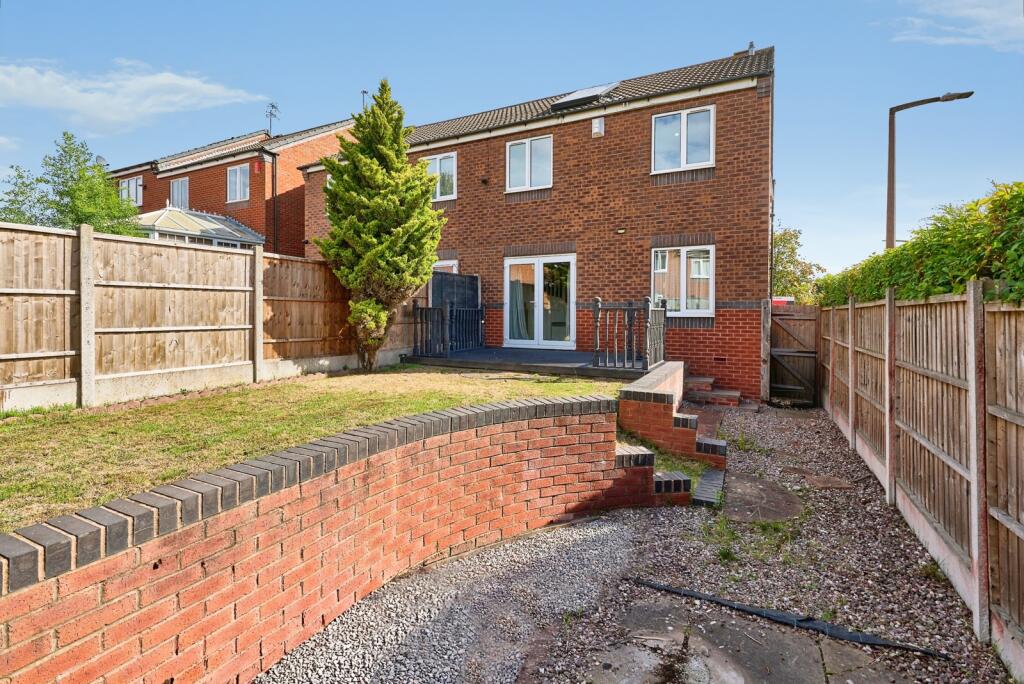House in Sandwell, West Midlands - View 4