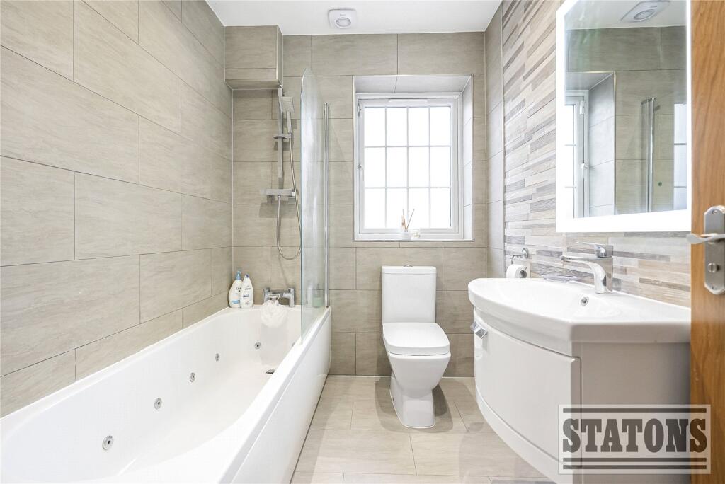 Additional image 16 of Upland Drive, Brookmans Park, Hatfield, Hertfordshire, AL9