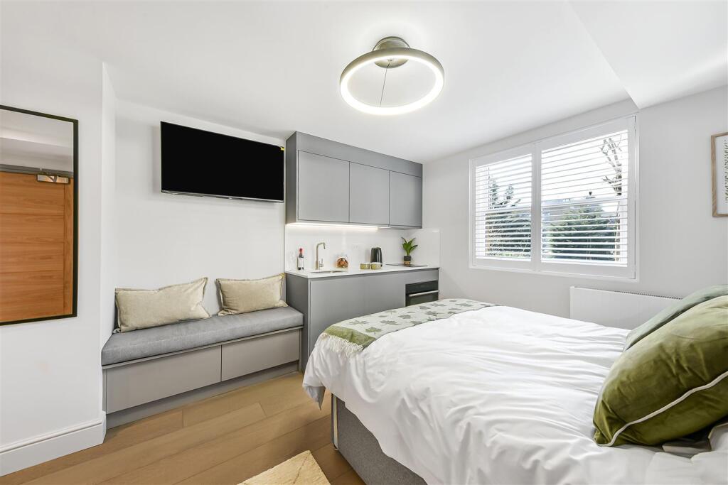 Studio flat for rent