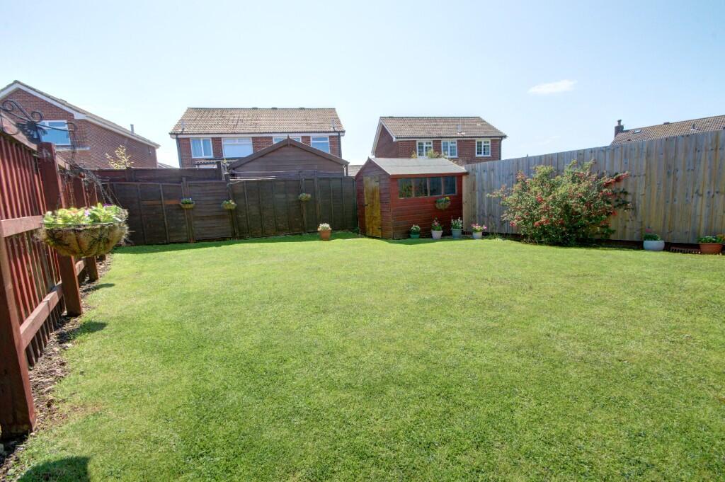 6 Fairmead Way, Whitby, North Yorkshire, YO22 4JL photo 2