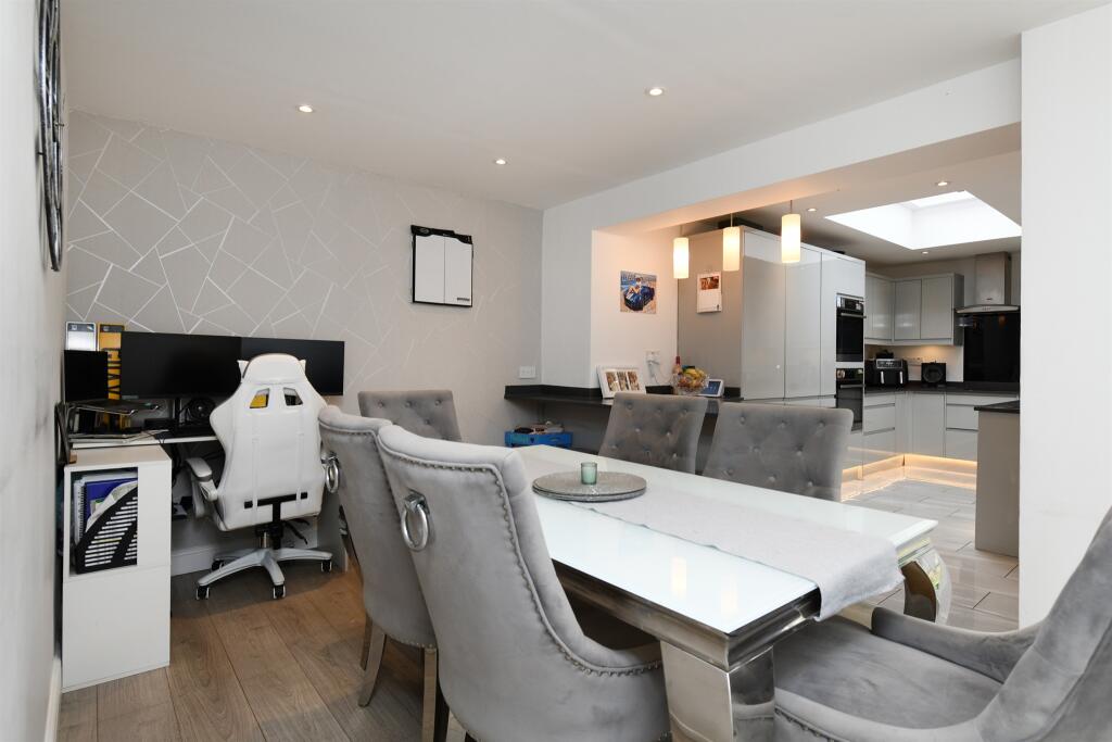 Belvedere Close, Danbury, Chelmsford - View 3