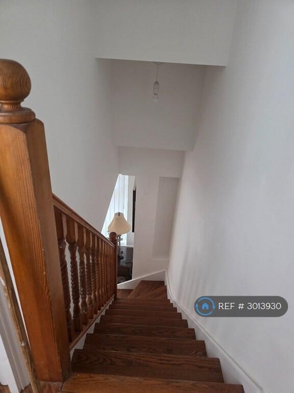 House in Croydon - More