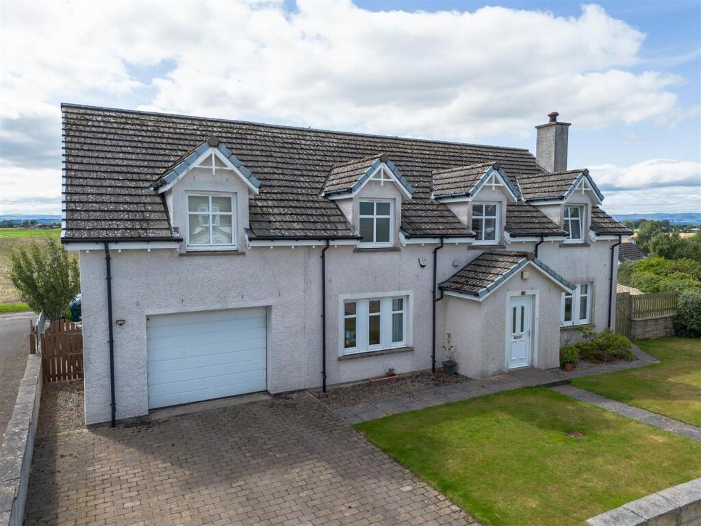 Main image of property: 1 Townhead Courtyard, Balbeggie, Perth, PH2 6ET