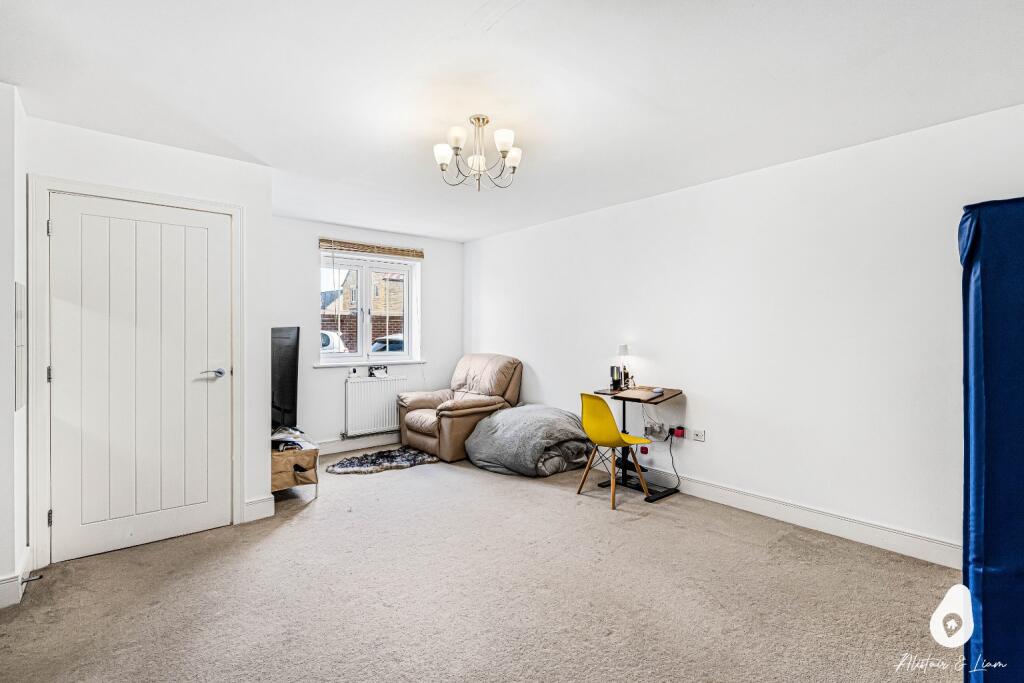House in Cherwell, Kingsmere, Bicester - More