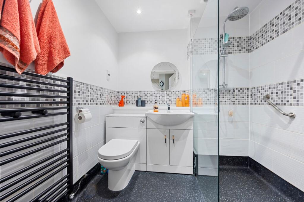 Apartment in Warrington - More