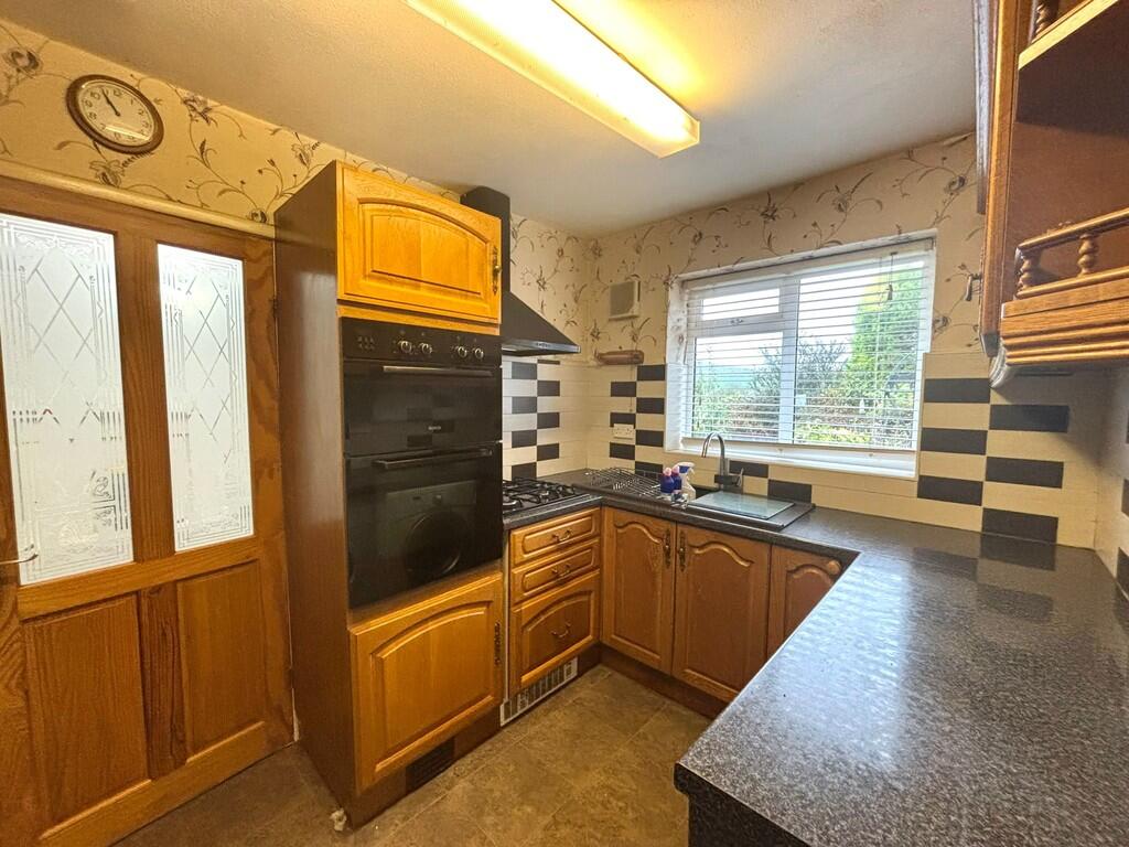 House in Bradford, West Yorkshire - View 3