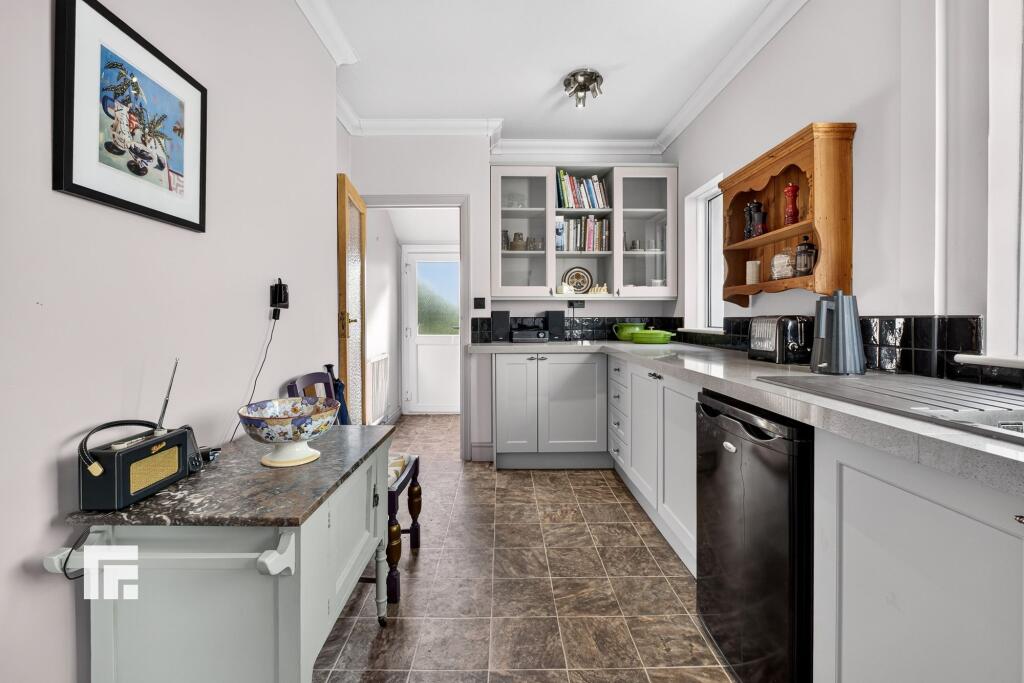 House in Cardiff, Pantmawr, Rhiwbina - View 4