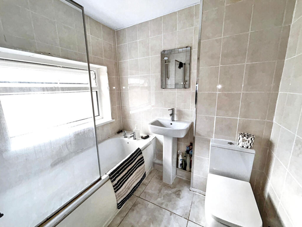 Apartment in Newcastle upon Tyne - View 3