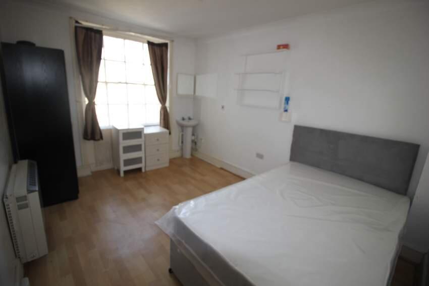 Apartment in Brighton - View 2