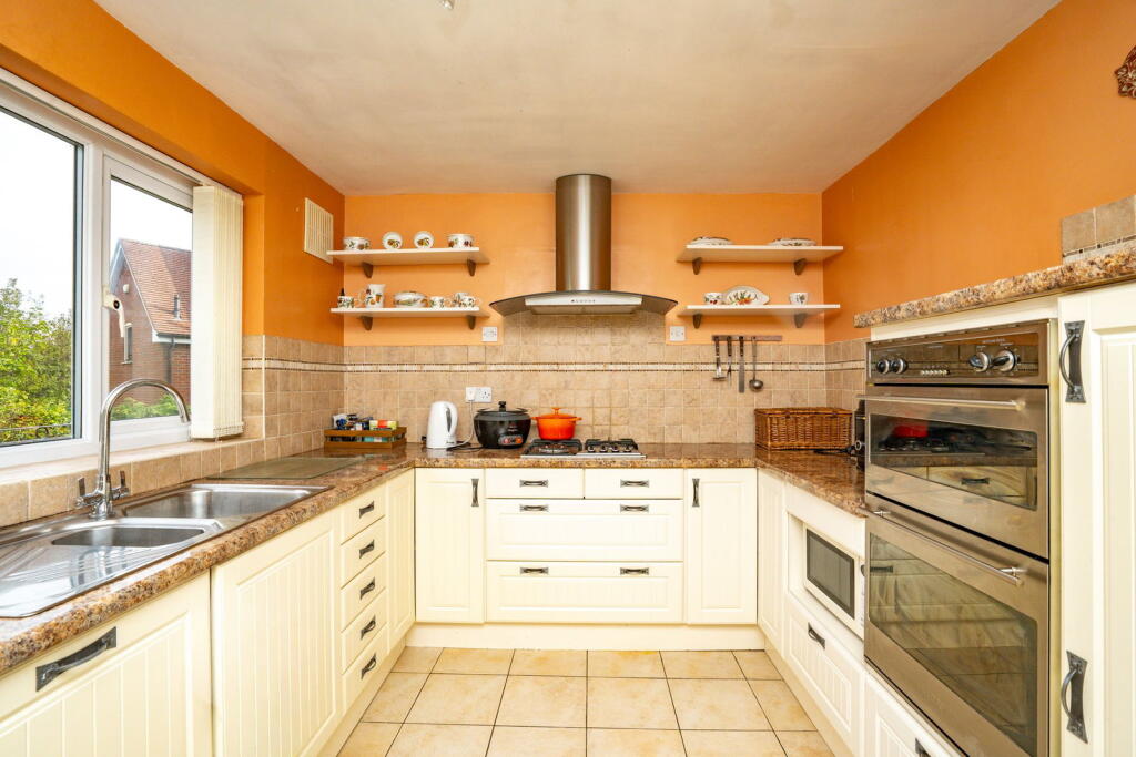 House in Malvern, Link Top - View 5
