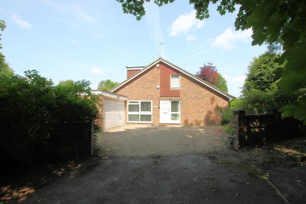 Main image of property: ERMYN WAY, LEATHERHEAD, KT22
