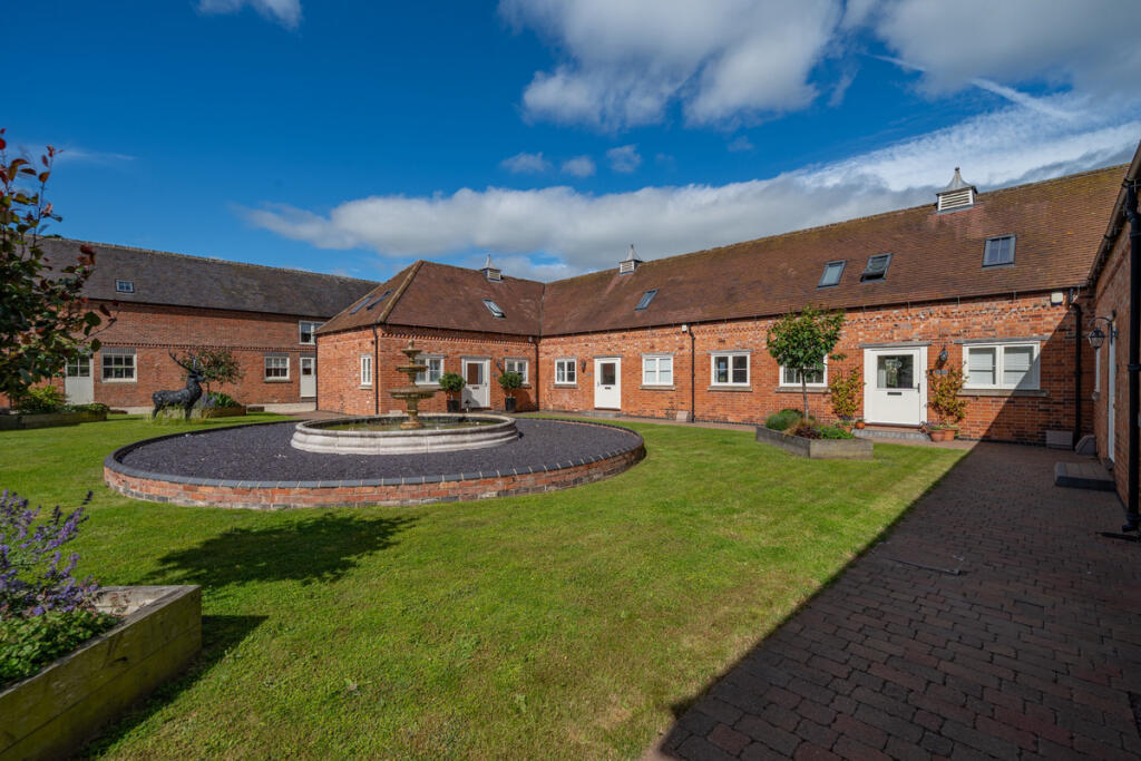 House in East Staffordshire, Hanbury