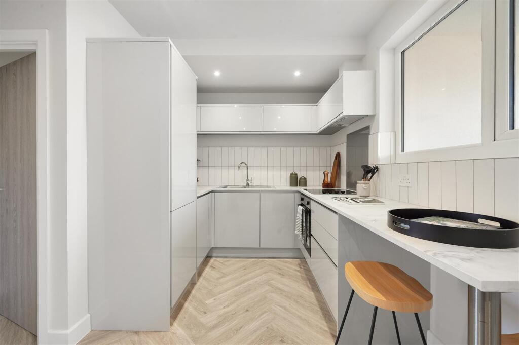 Apartment in London - View 5