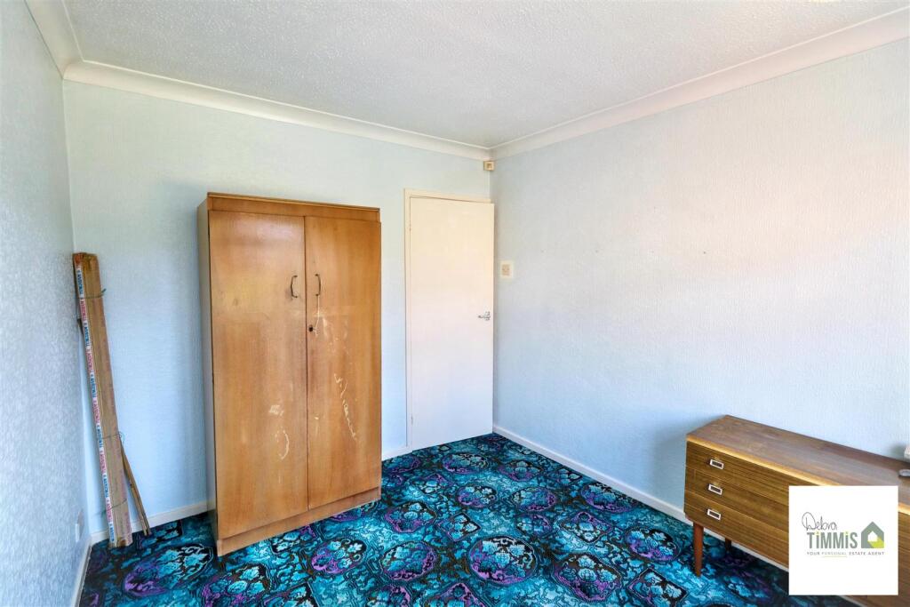 House in Stoke-on-Trent - More