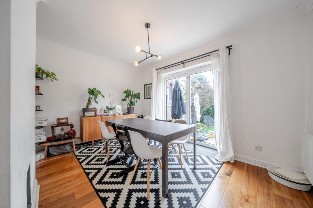 House in London, Royal Borough of Greenwich - View 2