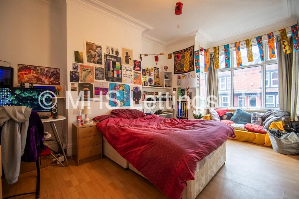 House in Leeds, West Yorkshire - View 3