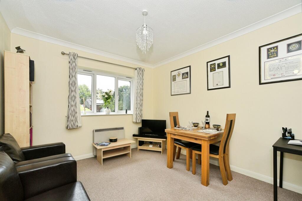 Apartment in Ludgershall, Wiltshire - More