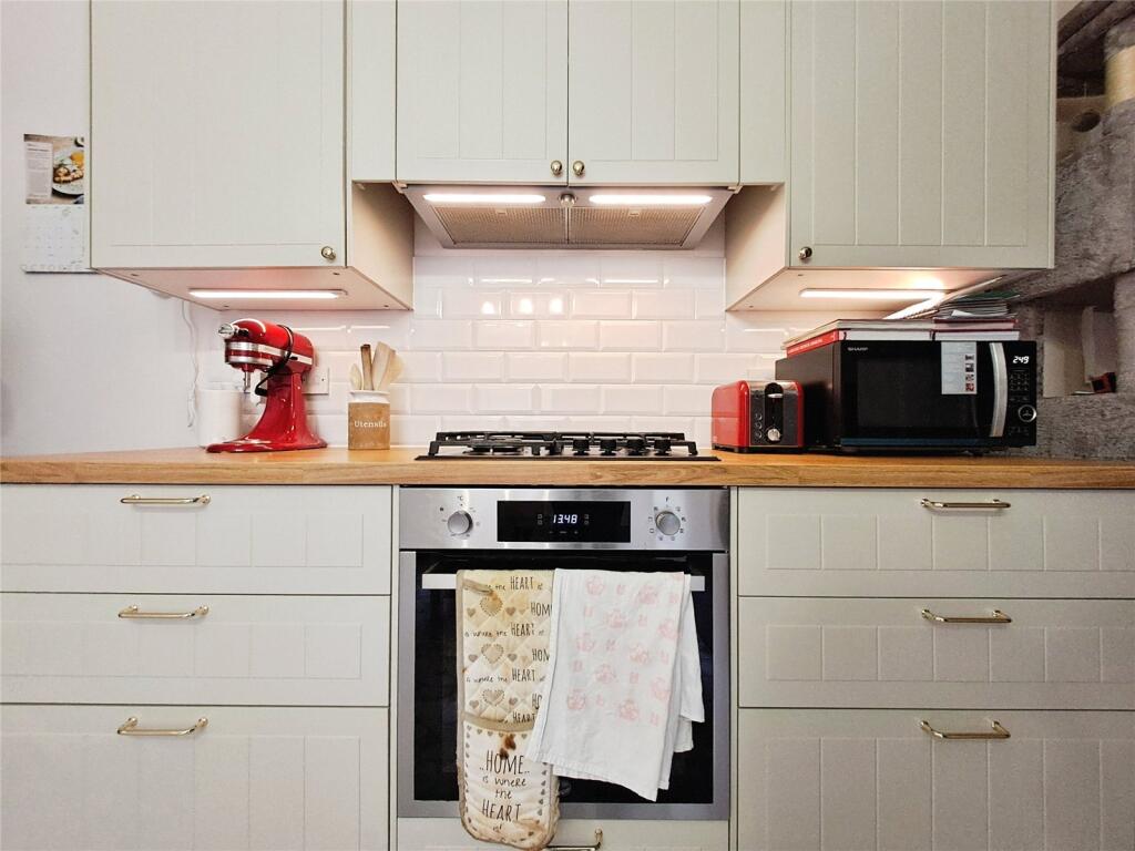 Apartment in Canterbury - More