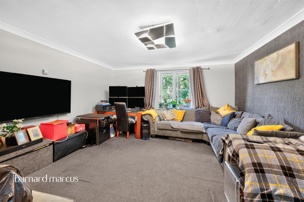 Apartment in Sutton - View 5