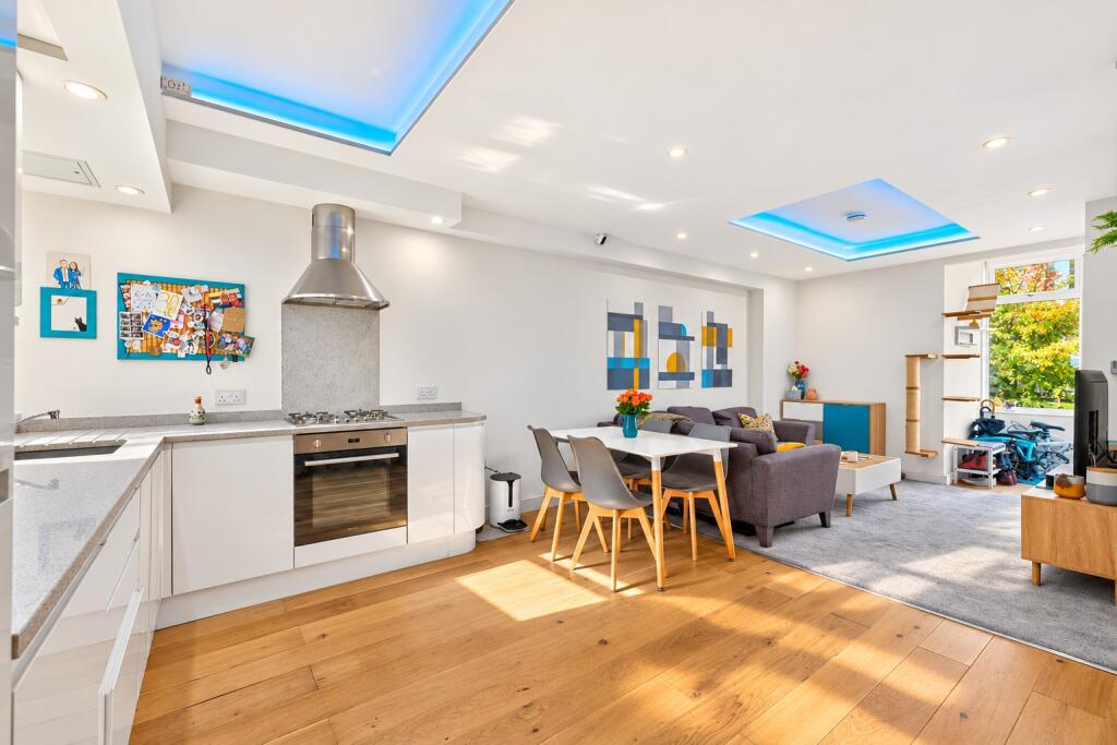 Apartment in London - View 4