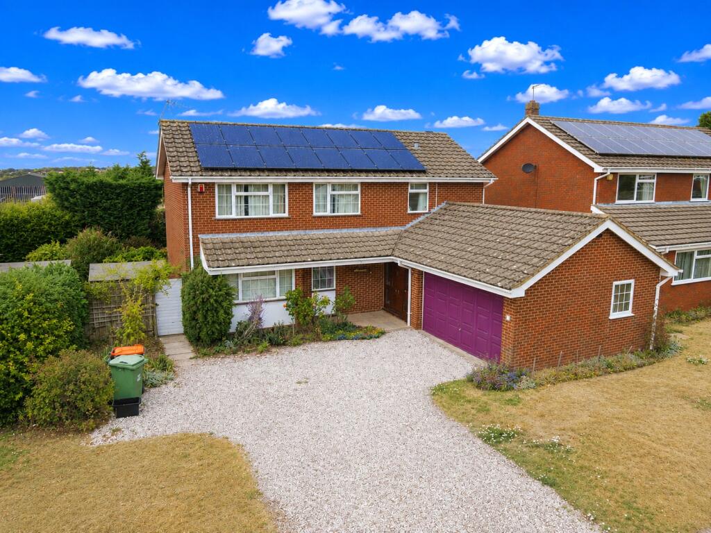 Main image of property: Alma Farm Road, Toddington, Bedfordshire, LU5