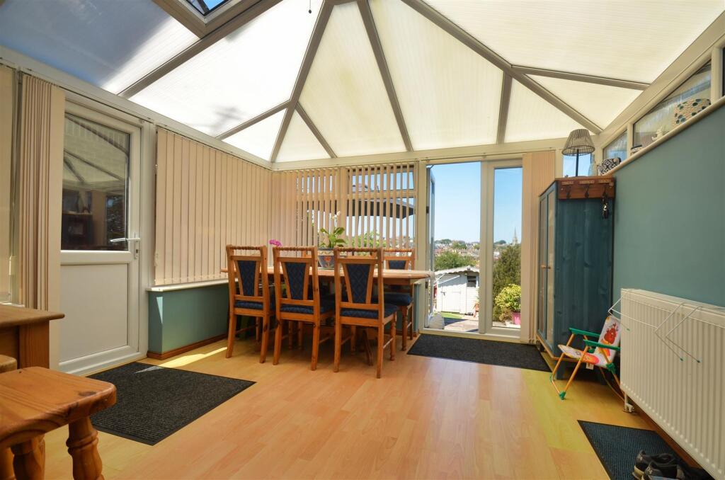 House in Ryde, Oakfield - More