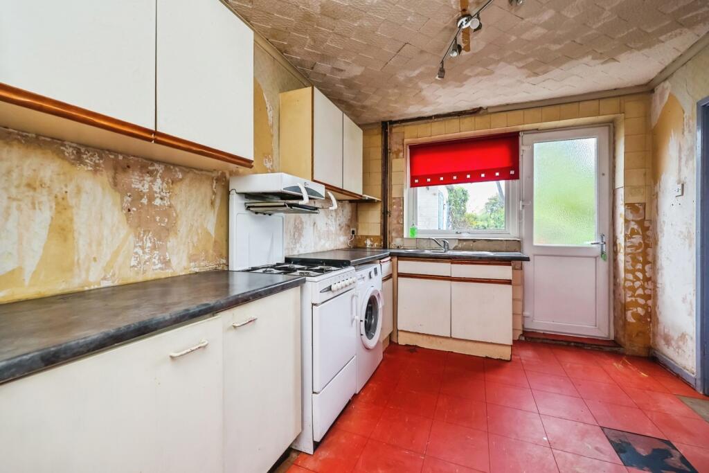 Granton Avenue, Clifton, Nottingham, NG11 photo 4