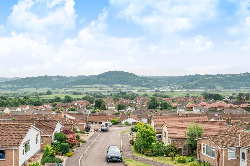 Oaklands Close, Seaton, Devon photo 2