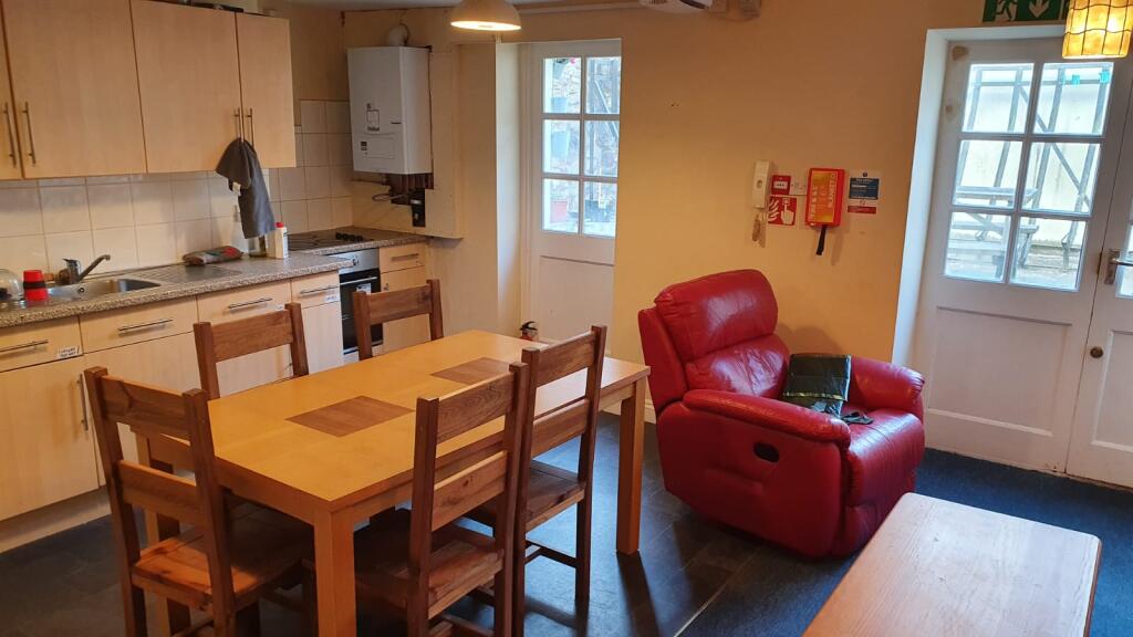 Apartment in Bristol - View 3