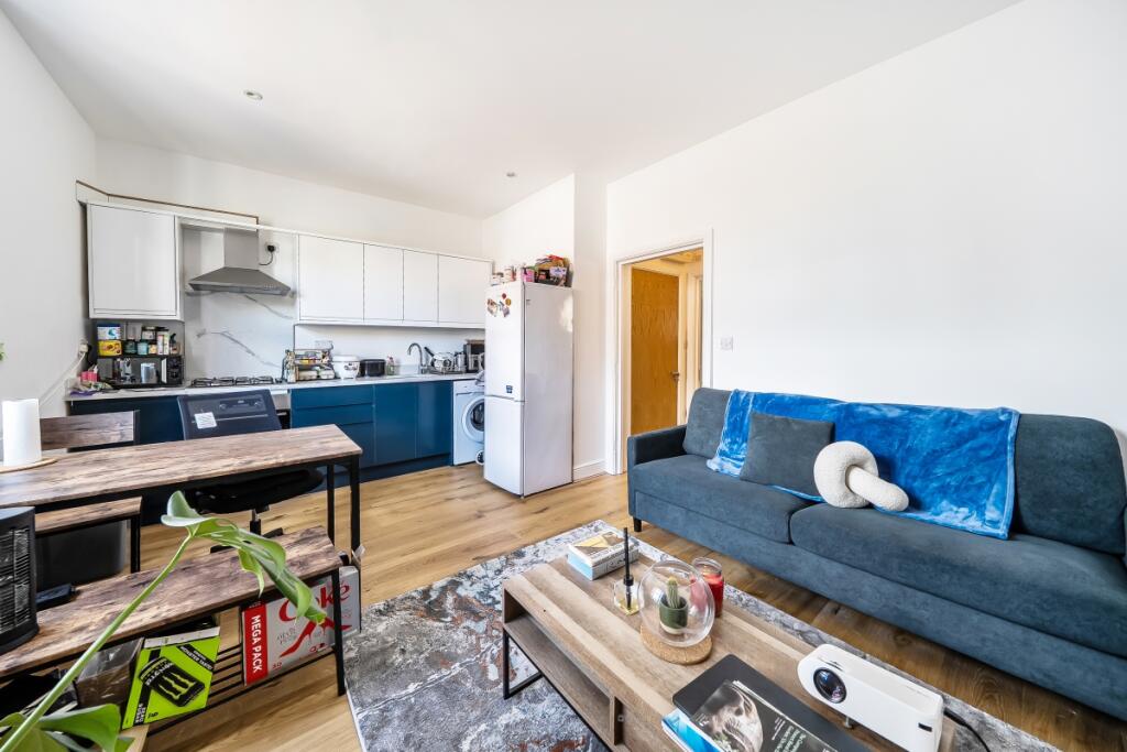 Main image of property: Windsor Court London N8