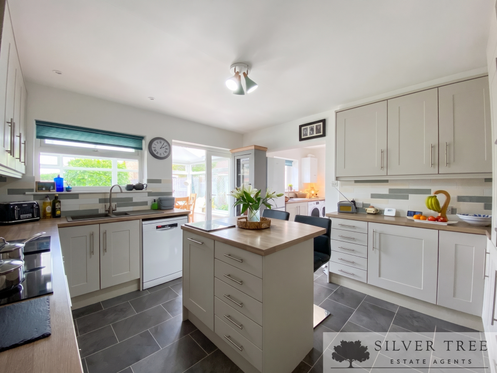 1, Glen Close, Scalby, Scarborough, North Yorkshire photo 3