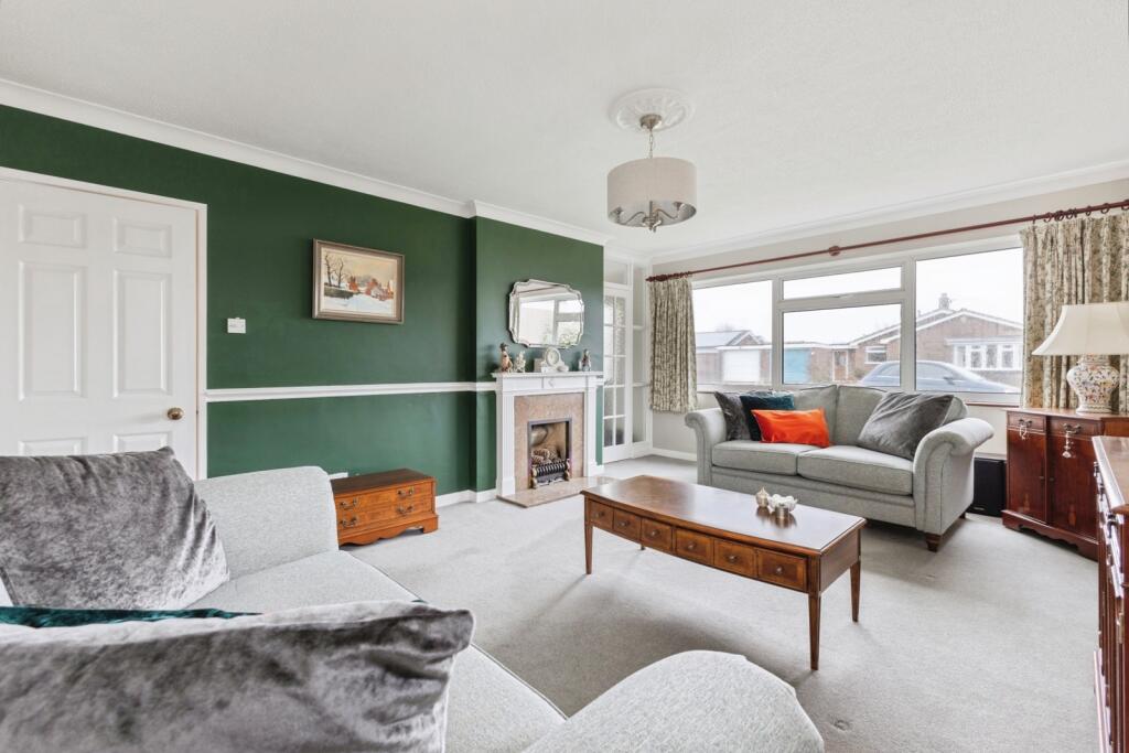 St. Leonards Close, Wymondham, Norfolk, NR18 photo 2