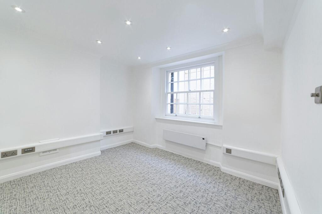 bedroom 5.jpg