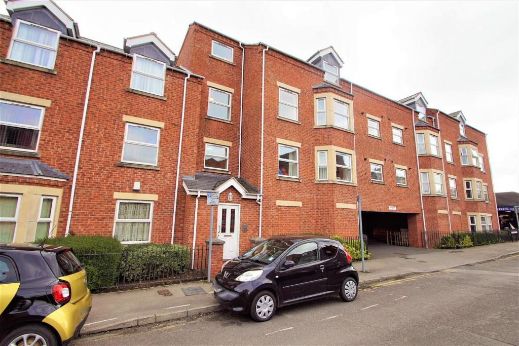 1-bed flat on 18 Sophia Court, £108,000