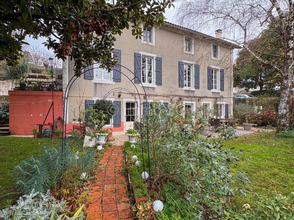 Main image of property: Poitou-Charentes, Deux-Sèvres, Melle