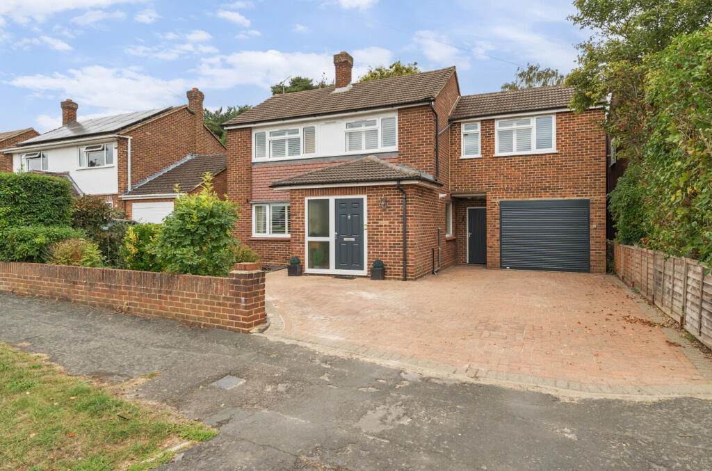 4-bed detached on Wilcot Close, Bisley, Woking, Surrey, GU24, £650,000