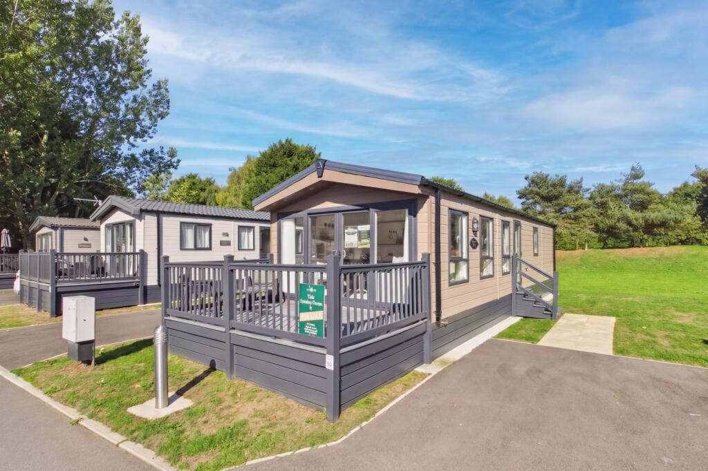 Main image of property: Allerthorpe Park Golf Club, Allerthorpe, York, YO42 4RL