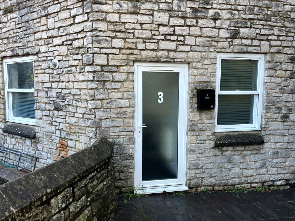 Additional image 11 of Two-Bedroom Apartment in the Heart of Shepton Mallet