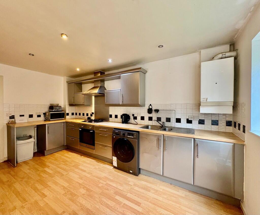 House in Dudley - View 2