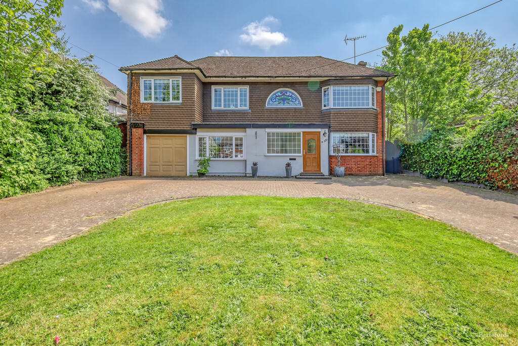 Main image of property: Western Road, Billericay, CM12