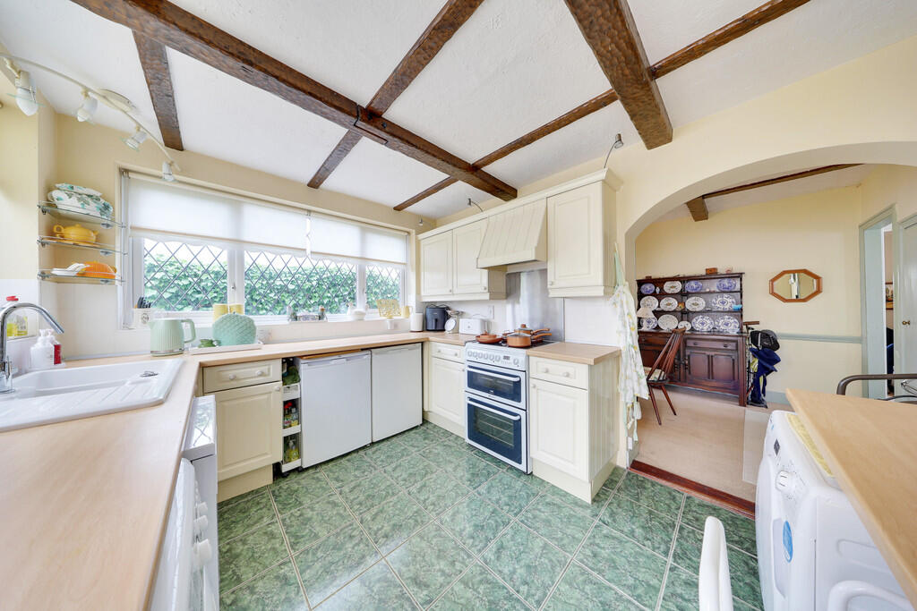 House in Orpington, Poverest, Ramsden - View 5