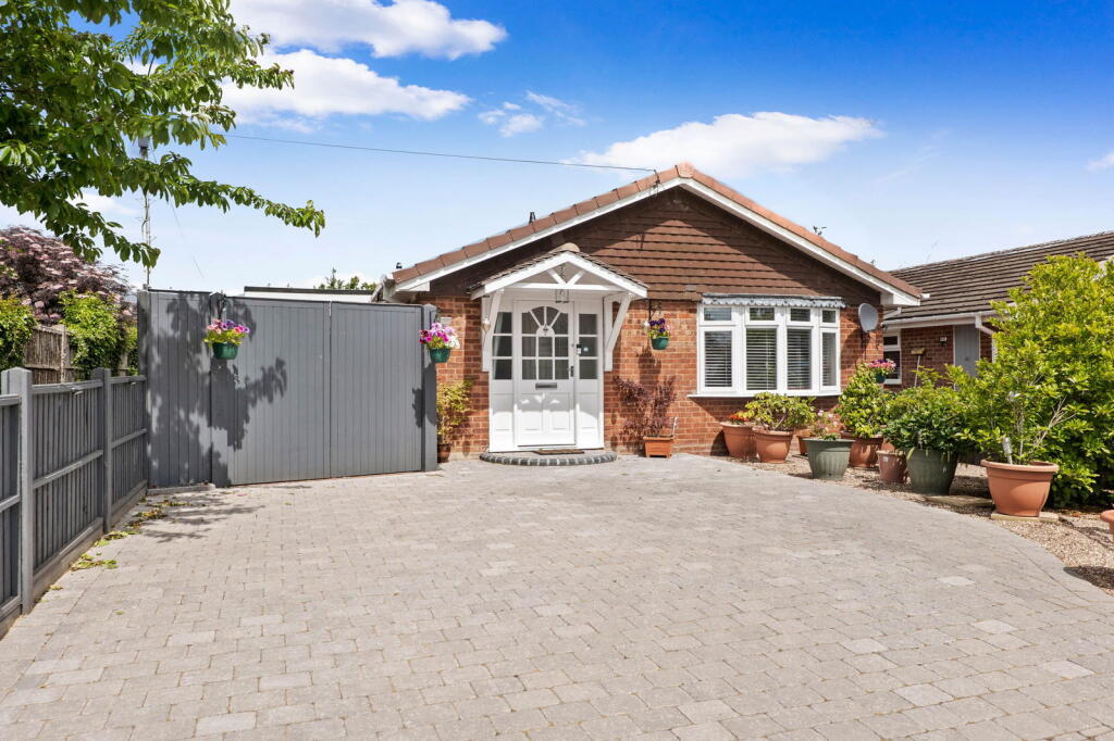 Main image of property: 39 Jacomb Road, Lower Broadheath, Worcester.  WR2 6QW